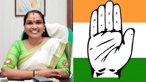  തൃക്കാക്കരയില്‍ ഭരണ പ്രതിസന്ധി; നഗരസഭാ അധ്യക്ഷയ്ക്കെതിരെ നാല് കൗൺസിലർമാർ