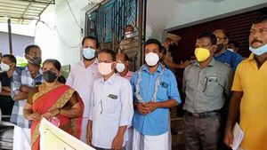 പേരാവുര്‍ ചിട്ടി തട്ടിപ്പ്: സിപിഎം അച്ചടക്ക നടപടി തുടങ്ങി, ലോക്കല്‍ സെക്രട്ടറിയെ ഒഴിവാക്കി