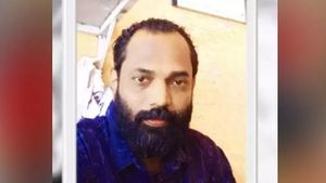 എന്റെ മരണത്തിന് പൂര്‍ണ്ണ ഉത്തരവാദി സര്‍ക്കാരാണ്: ഫേസ്ബുക്ക് കുറിപ്പിട്ട് ഹോട്ടലുടമ ആത്മഹത്യ ചെയ്തു