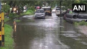 മധ്യ കേരളത്തില്‍ കനത്ത മഴ: തേക്കിന്‍കൂപ്പില്‍ ഉരുള്‍പ്പൊട്ടി, ആളപായമില്ലെന്ന് സൂചന