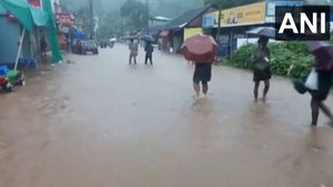  കുട്ടനാട്ടിൽ പ്രളയ ഭീതി; ആളുകളെ സുരക്ഷിത സ്ഥാനത്തേക്ക് മാറ്റും..ദുരിതാശ്വാസ ക്യാമ്പുകൾ സജ്ജം