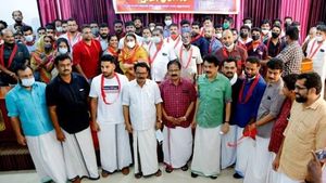 'പികെ ശശിയാണ് മണ്ണാര്‍ക്കാട്ടെ പാണക്കാട് തങ്ങള്‍': ലീഗ് വിട്ട വനിത നേതാവിന്റെ പ്രസംഗം വൈറലാവുന്നു