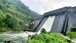 പമ്പ ഡാമിന്റെ രണ്ട് ഷട്ടറുകള്‍ തുറന്നു; ശബരിമല തീര്‍ഥാടകര്‍ ഉള്‍പ്പെടെയുള്ളവര്‍ ജാഗ്രത പാലിക്കാന്‍ നിര്‍ദ്ദേശം
