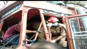 ചരക്കുലോറി ഡി.വൈഡറിലിടിച്ചു കയറി:  വാഹന അപകടങ്ങള്‍ക്കു അറുതിയാകാതെ കണ്ണൂര്‍ നഗരം  