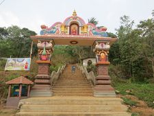 മലമുകളിലെ മുത്തപ്പന്‍ ആരാധനാകേന്ദ്രം; കുന്നത്തൂര്‍പാടിയില്‍ ഉത്സവം ആരംഭിച്ചു