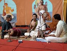 രണ്ട് വര്‍ഷമായി നിര്‍ത്തിവച്ച അഖണ്ഡ സംഗീതാരാധനാ യജ്ഞം; ഇക്കുറി ത്യാഗരാജ കീര്‍ത്തനങ്ങളുയര്‍ന്നു