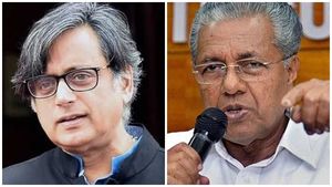വികസനത്തിൽ പിണറായിയെ പുകഴ്ത്തി ശശി തരൂർ, 'വികസനത്തിനുളള തടസ്സങ്ങൾ നീക്കാൻ പിണറായി ശ്രമിക്കുന്നു'