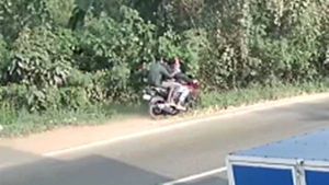 തിരുവനന്തപുരത്ത് ബൈക്ക് നിയന്ത്രണം വിട്ട് മരിത്തിലിടിച്ചു; മൂന്ന് വിദ്യാര്‍ത്ഥികള്‍ മരിച്ചു