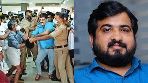 കൂട്ടിക്കൊണ്ട് വന്ന് തല്ലും വാങ്ങിച്ചു കൊടുത്തു ഒടുവിൽ മാലയും മോഷ്ടിച്ചു: പരിഹാസവുമായി ഷാജർ