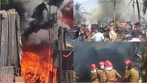 തിരുവനന്തപുരത്ത് വൻ തീപിടിത്തം: പൊട്ടിത്തെറി, ആകാശം മൂടി പുക; കത്തിയെരിഞ്ഞ് തെങ്ങും കടയും