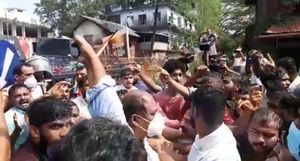 പ്രവര്‍ത്തകനെ അറസ്റ്റ് ചെയ്തതില്‍ പ്രതിഷേധം; യൂത്ത് കോണ്‍ഗ്രസ് മാര്‍ച്ചില്‍ സംഘര്‍ഷം