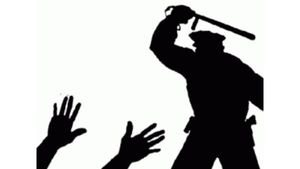 ടിക്കറ്റ് ഇല്ല; ട്രെയിനിൽ പൊലീസിന്റെ മർദ്ദനം; ബൂട്ടിട്ട് ചവിട്ടി; യാത്രക്കാരനെ പുറത്താക്കി