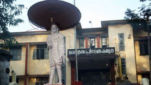 കണ്ണൂര്‍ ജയിലില്‍ നിന്ന് പെരിയ കേസിലെ പ്രതിയടക്കം 3 പേരില്‍ നിന്ന് മൊബൈല്‍ ഫോണുകള്‍ പിടിച്ചെടുത്തു