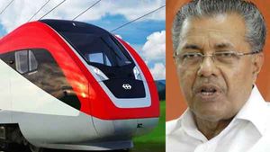 കെ-റെയിലിന് മുന്‍പ് ആ കെഎസ്ആര്‍ടിസി നന്നാക്ക്, ഇത് പിണറായിയുടെ അവസാനം; ഇന്നും വന്‍ പ്രതിഷേധം