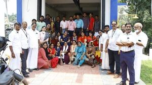 മലിനജല പ്ലാന്റ്: ജനങ്ങളെ തിരുവനന്തപുരത്തെത്തിച്ച് കാര്യങ്ങള്‍ ബോധ്യപ്പെടുത്തി കോഴിക്കോട് നഗരസഭ