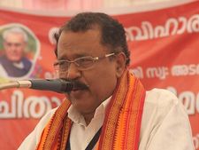 യുക്രൈയ്‌നില്‍ കുടുങ്ങിയ മുഴുവന്‍ പേരെയും നാട്ടിലേക്ക് കൊണ്ടുവരും: പിഎസ് ശ്രീധരൻ പിളള