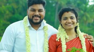 'ലൗ ജിഹാദ് അല്ല', സമുദായ സംഘടനകള്‍ അനാവശ്യ വിവാദം ഉണ്ടാക്കുന്നുവെന്ന് ഷിജിനും ജ്യോത്സ്നയും