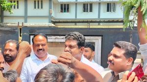ചുങ്കത്തറ പഞ്ചായത്ത് പിടിച്ചെടുത്ത് എല്‍ഡിഎഫ്: യുഡിഎഫിന് ഭരണ നഷ്ടം 15 വർഷത്തിന് ശേഷം