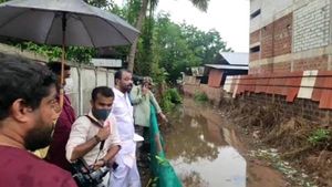 മാലിന്യവാഹിയായി കരകവിഞ്ഞൊഴുകില്ല പടന്നത്തോട്: മിന്നല്‍ നീക്കവുമായി കണ്ണൂര്‍ കോര്‍പറേഷന്‍