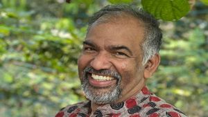 നഗരത്തിലെ വെള്ളക്കെട്ട്; എറണാകുളത്തെ സ്ഥലം വിറ്റ് മറ്റ് ഭാഗങ്ങളിലേക്ക് പോകുന്നതാണ് ബുദ്ധി: മുരളി തുമ്മാരുകുടി