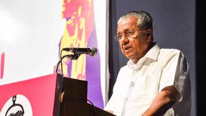 കേരളത്തില്‍ വ്യാപകമാവുന്ന സാമ്പത്തിക കുറ്റകൃത്യങ്ങള്‍ക്ക്  അറുതി വരുത്തും: മുഖ്യമന്ത്രി