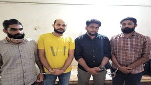 കണ്ണൂരില്‍ ആഡംബരകാറില്‍  എം.ഡി. എം. എ കടത്തുകയായിരുന്ന യുവാക്കള്‍ പിടിയില്‍