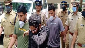 കല്യാണ്‍ ജ്വല്ലറിയുടെ പേരില്‍ ജോലി തട്ടിപ്പ്: പ്രതികളെ യുപിയില്‍ നിന്നും അറസ്റ്റ് ചെയ്ത് കേരള പൊലീസ്
