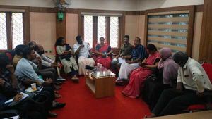 അതിതീവ്ര മഴ: കുണ്ടന്‍ചാല്‍ കോളനി വാസികളെ മാറ്റിപ്പാര്‍പ്പിച്ചു