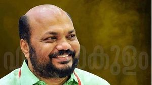 വിഡി സതീശനെതിരെ പി രാജീവ്; സഭയ്ക്ക് പുറത്ത് സ്പീക്കറുടെ നടപടി ചോദ്യം ചെയ്തത് തെറ്റ്