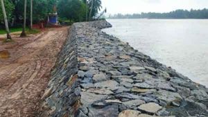 അഴീക്കല്‍ ഫെറിയില്‍ കടല്‍ഭിത്തി നിര്‍മാണം പൂര്‍ത്തിയായി; ആശ്വാസത്തോടെ കുടുംബങ്ങള്‍