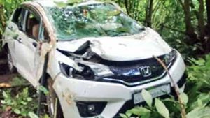 കാര്‍ തലകുത്തനെ മറിഞ്ഞ് കൊക്കയിലേക്ക്; സിനിമ-സീരിയല്‍ താരം വാഹനത്തില്‍, രക്ഷപ്പെട്ടത് തലനാരിഴയ്ക്ക്