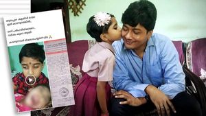 'കളക്ടര്‍ മാമാ...ആ പരാതി ഇതുവരെ പരിഹരിച്ചില്ല'; കുഞ്ഞു മോളുടെ അടുത്തേക്ക് ഓടിയെത്തി ആലപ്പുഴ കളക്ടര്‍