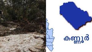 കണ്ണൂർ കണിച്ചാറിൽ ഉരുൾപ്പൊട്ടൽ: 4 കുടുംബങ്ങള്‍ ഒറ്റപ്പെട്ടതായി സംശയം, ജില്ലയില്‍ അതീവജാഗ്രത
