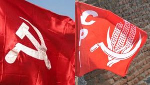 'വെള്ളം കയറാത്ത ഭാഗങ്ങളില്‍നിന്ന് ആളുകളെ എത്തിച്ചു'; ദുരിതാശ്വാസ ക്യാമ്പില്‍ സിപിഎം-സിപിഐ സംഘര്‍ഷം