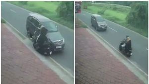 സ്കൂട്ടർ ഇടിച്ച് തെറിപ്പിച്ച് ഇന്നോവ; ഭർത്താവ് തൽക്ഷണം മരിച്ച,ഭാര്യ തെറിച്ച് വീണു..ഞെട്ടിക്കുന്ന വീഡിയോ