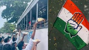 'കുഴിചാടി വരുന്നവര്‍ക്ക് കുഴിമന്തി'; വേറിട്ട പ്രതിഷേധവുമായി യൂത്ത് കോണ്‍ഗ്രസ്