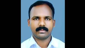 പ്രാരാബ്ധങ്ങളും പ്രായവും തളര്‍ത്തിയില്ല: രാമനാഥന്‍ ഇന്നും വിദ്യാര്‍ത്ഥി; പ്ലസ് വണ്‍ പരീക്ഷ എഴുതും
