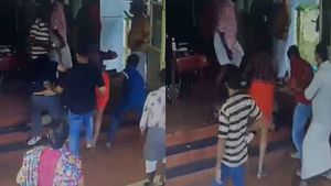 കോഴിക്കോട് മെഡിക്കല്‍ കോളേജിലെ അക്രമം: ഡിവൈഎഫ്ഐ പ്രവർത്തകരുടെ ജാമ്യം തള്ളി കോടതി
