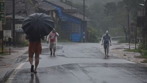 കനത്ത മഴ: പമ്പയില്‍ സ്‌നാനം ചെയ്യുന്നത് നിരോധിച്ചു; മലയോര മേഖലയിലെ രാത്രി യാത്രക്കും നിയന്ത്രണം