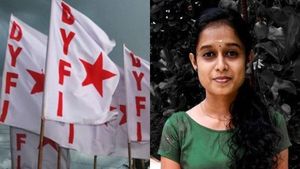 നാളെയുടെ പ്രതീക്ഷകളെ തല്ലികെടുത്തുന്ന ഇത്തരം പകകളെ ഇല്ലാതാക്കണം: ഡിവൈഎഫ്ഐ