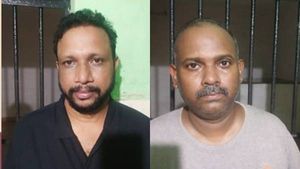 ലാഭവിഹിതമായി ഇരട്ടിപണം, തട്ടിപ്പ് മണി ചെയിന്‍ മാതൃകയില്‍; തൃശൂരില്‍ വന്‍ സംഘം അറസ്റ്റില്‍