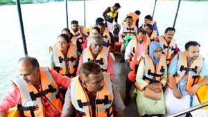 സാഹസികപ്രേമികളെ വരൂ: കാട്ടാമ്പള്ളി കയാക്കിങ് ടൂറിസം കേന്ദ്രം നാടിന് സമര്‍പ്പിച്ചു