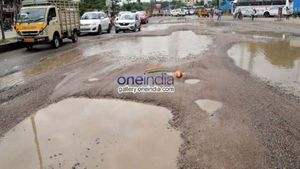 മഴയൊന്ന് പെയ്താല്‍ മതി ഈ റോഡ് വെള്ളത്തിലാവും; വയനാട്ടുകാര്‍ക്ക് തലവേദനയായി ഒരു റോഡ്