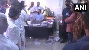 രാഹുല്‍ ഗാന്ധിയുടെ ഓഫീസ് ആക്രമിച്ച പ്രതികള്‍ വീണ്ടും എസ്എഫ്‌ഐ ഭാരവാഹികള്‍
