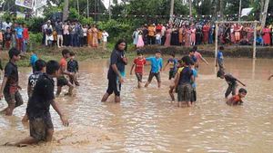 ഊര്‍പ്പള്ളി മഴയുത്സവം: ഫുട്ബോള്‍ പോരില്‍ പൊലീസ് ടീമിന് മിന്നും ജയം