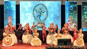 നാടും നഗരവും ഒത്തുച്ചേര്‍ന്നു; തൃശൂരില്‍ പൊടി പൊടിച്ച് ഓണാഘോഷം