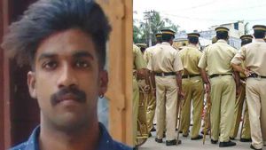 ഷാരോണിന്റെ മരണത്തിന് പിന്നില്‍ ആര്, ദുരൂഹതകള്‍ ഒഴിയുന്നില്ല; പെണ്‍സുഹൃത്തിനെ ചോദ്യം ചെയ്യും