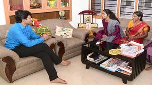 ആലപ്പുഴ കളക്ടറുടെ ഒറ്റ ഫോണ്‍ കോള്‍; ആദിത്യയുടെ എംബിബിഎസ് സ്വപ്‌നം പൂവണിയും, കയ്യടി
