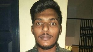 മയക്കുമരുന്ന് കേസിലെ പ്രതി മെഡിക്കല്‍ പരിശോധനയ്ക്കിടെ ആശുപത്രി അടിച്ചുതകര്‍ത്തു