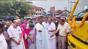 സ്മാര്‍ട്ടായി കണ്ണൂര്‍ കോര്‍പ്പറേഷന്‍: നഗരം തൂത്തുവാരാന്‍ സ്വീപ്പര്‍ വാഹനമിറങ്ങി